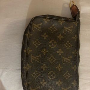Louis Vuitton pursue